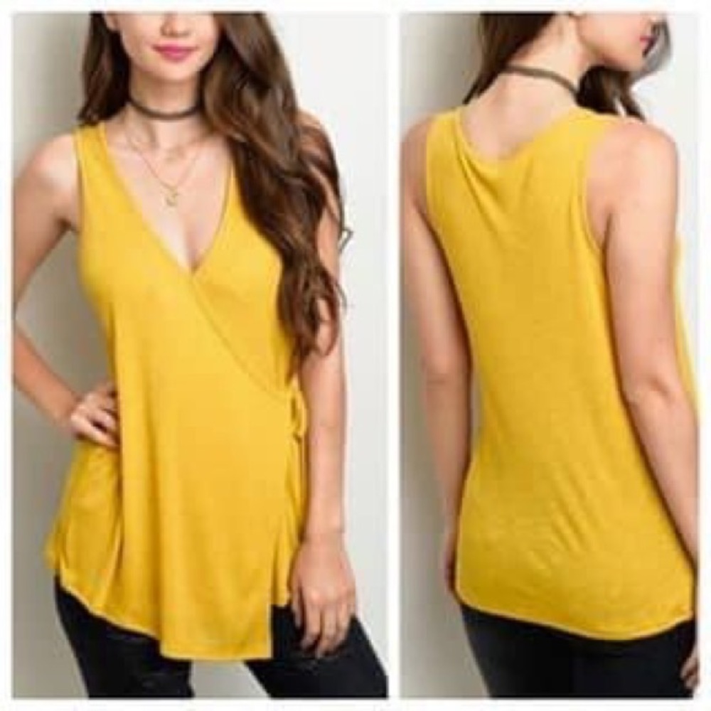 🆕💛 mustard v-neck/wrap & tie front, built in top